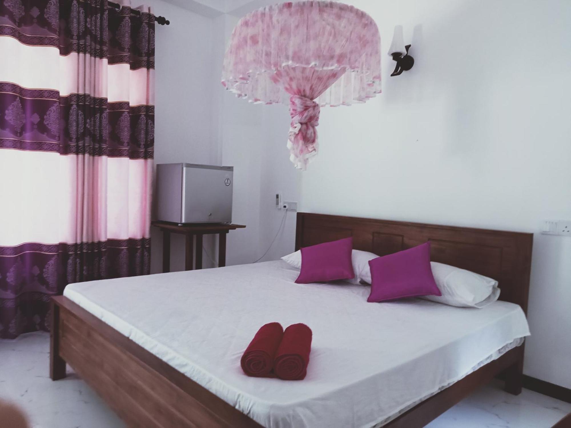 Pearl Holiday Inn Mirissa Habitación foto